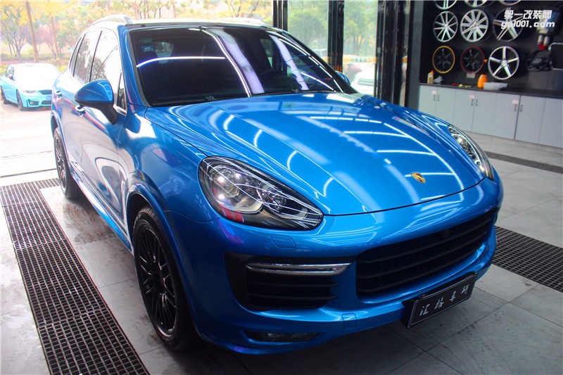 長沙匯格車研保時捷卡宴GTS施工艾利小珠光藍(lán)