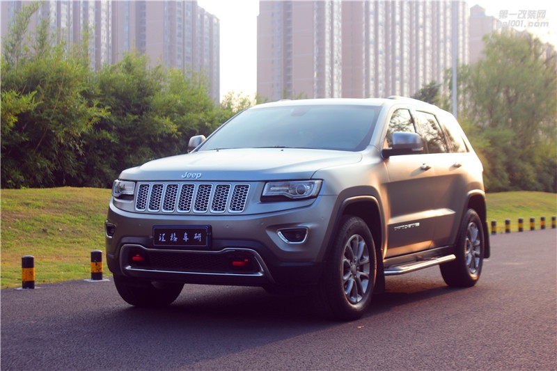 長(zhǎng)沙改色膜實(shí)體店 吉普全車施工電光深灰