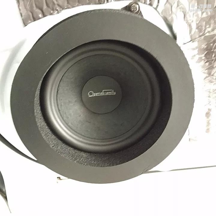 體會(huì)無(wú)限樂(lè)趣--清遠(yuǎn)至上音樂(lè)汽車音響改裝本田CRV音響改裝歌劇世家三分頻系統(tǒng)