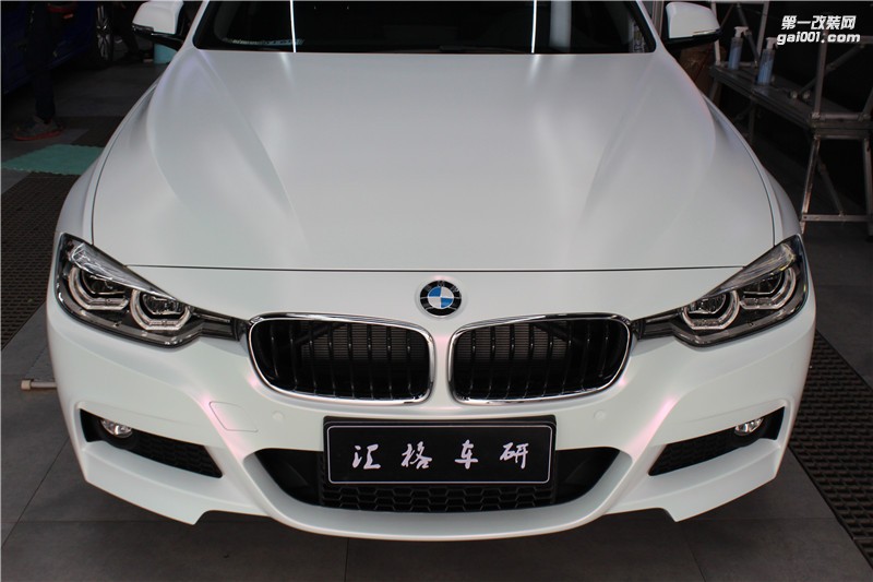 長沙進口車身改色膜 寶馬320施工CYS白變粉