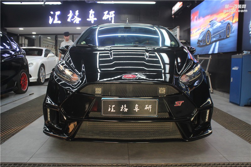長沙進口車身改色膜 福特ST施工CYS亮光黑