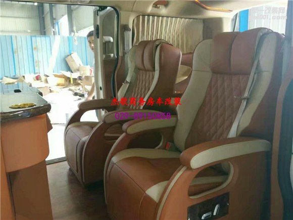 西安商務(wù)車改裝/福特途睿歐商務(wù)內(nèi)飾定制改裝實(shí)拍案例！