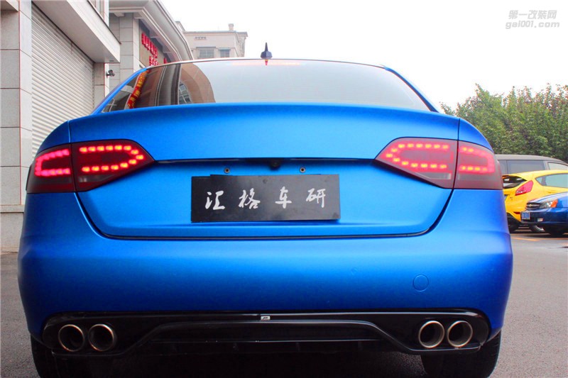 長沙車身改色膜 奧迪A4施工深海藍(lán)