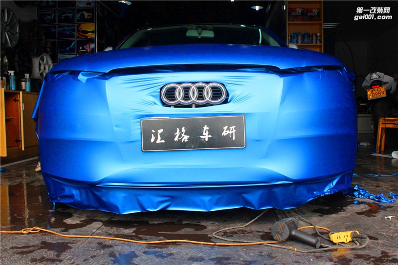 長沙車身改色膜 奧迪A4施工深海藍(lán)
