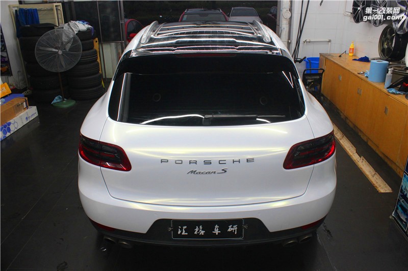 長沙改色膜實體施工店 保時捷Macan施工CYS白變金