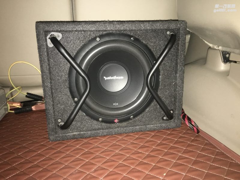 汕頭豐田霸道汽車音響改裝哪家最專業(yè)？汕頭星悅汽車音響豐田車型音響改裝專家意大利赫茲三分頻15周年喇叭