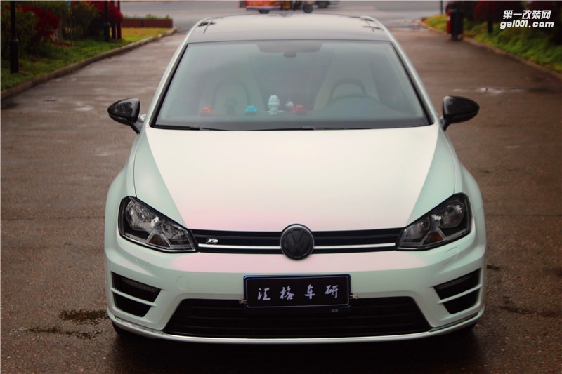 長(zhǎng)沙匯格車研大眾高爾夫施工鉆石白變粉