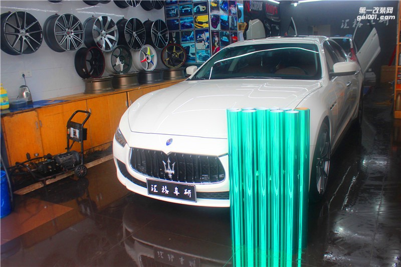 長沙進(jìn)口改色膜施工店 瑪莎全車施工電鍍蒂芙尼藍(lán)