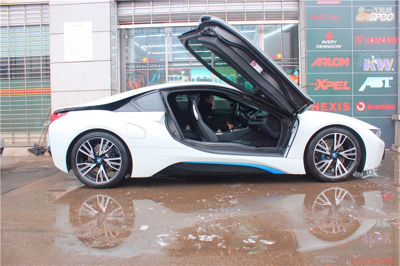 長(zhǎng)沙匯格車研 寶馬BMWi8施工透明保護(hù)膜