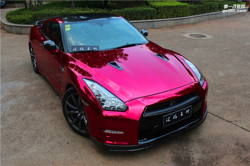 長沙改色貼膜 日產(chǎn)GTR施工STM電鍍酒紅色膜
