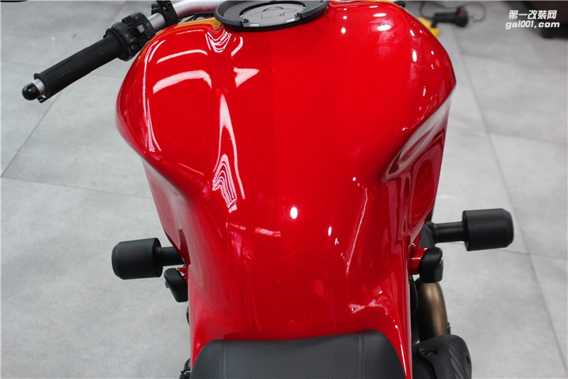 長沙汽車隱形車衣 杜卡迪大魔鬼施工透明膜