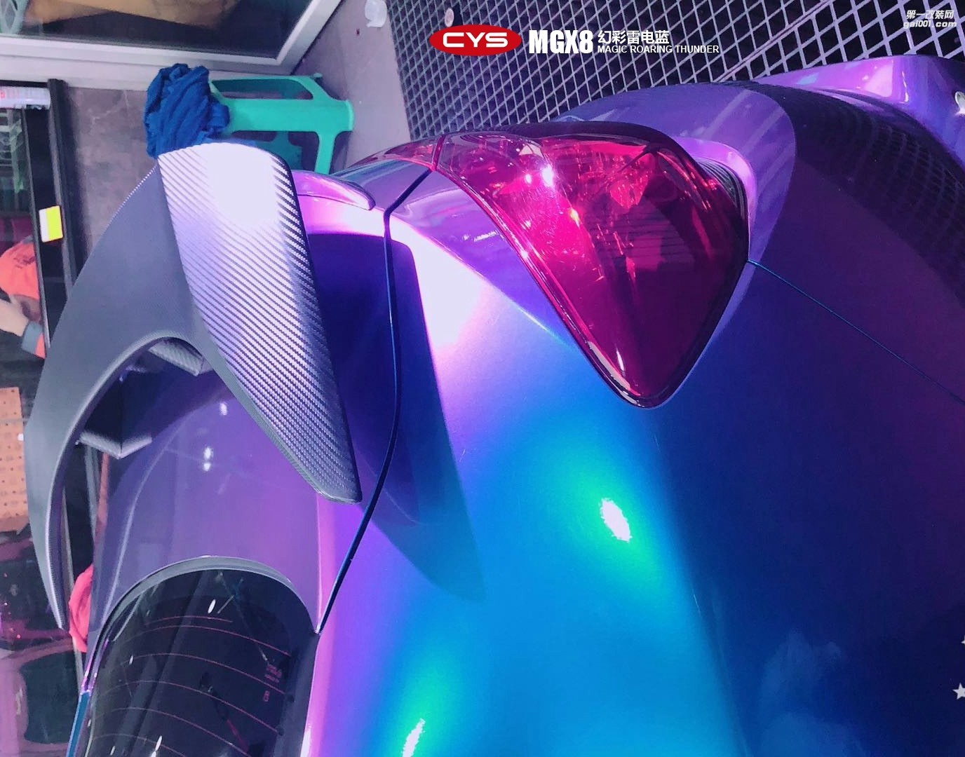四川成都青羊車衣裳本田思鉑睿幻彩雷電藍(lán)車身改色貼膜