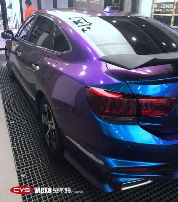 四川成都青羊車衣裳本田思鉑睿幻彩雷電藍(lán)車身改色貼膜