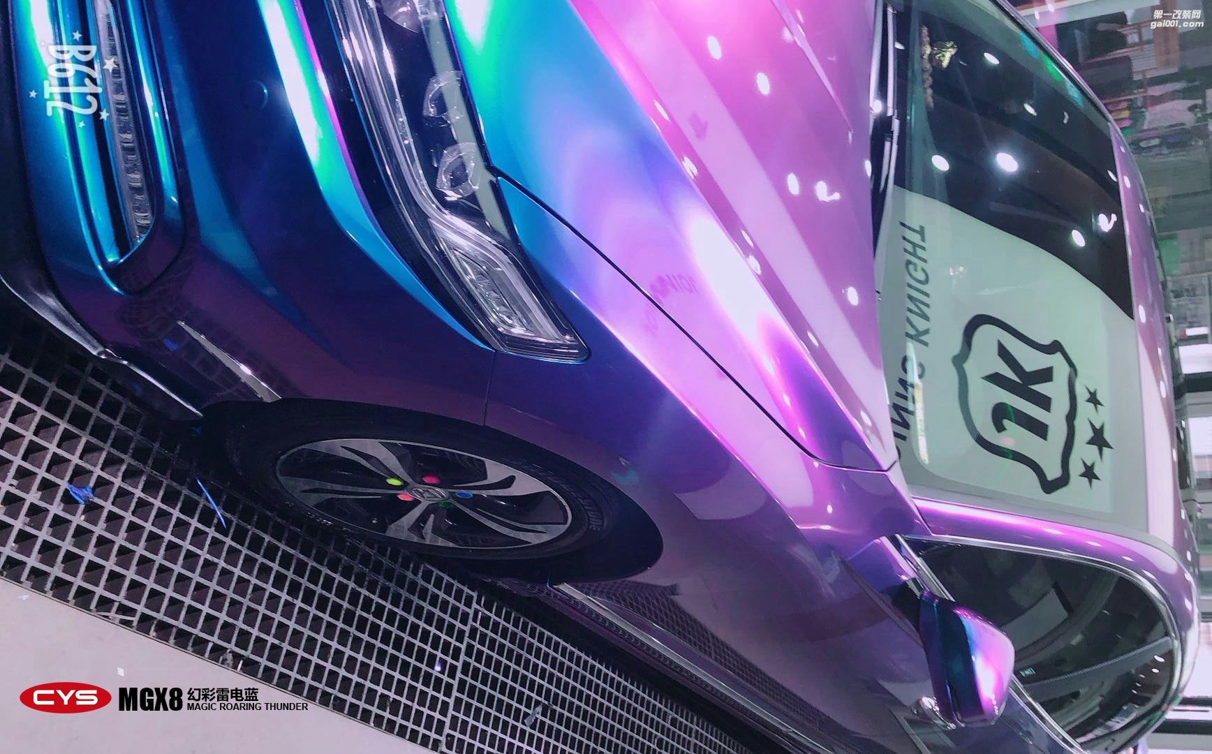 四川成都青羊車衣裳本田思鉑?；貌世纂娝{(lán)車身改色貼膜