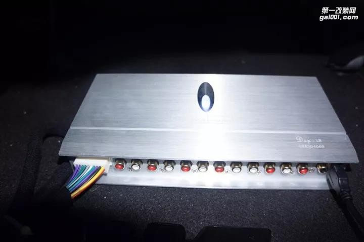 無損界的最佳拍檔--新款漢蘭達音響升級歌劇世家i8 DSP處理器+U3超薄電磁炮