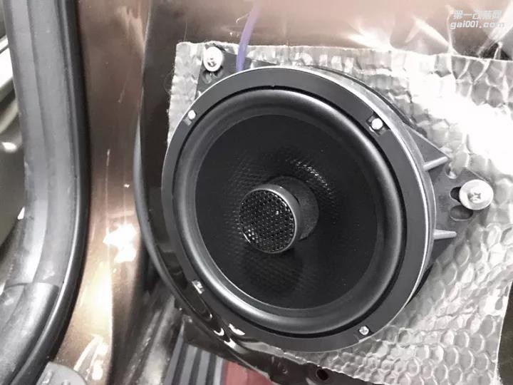 日產(chǎn)天籟無損音響改裝 歌劇世家、英國正弦波使汽車音樂聽感升級【清遠(yuǎn)至上音樂】