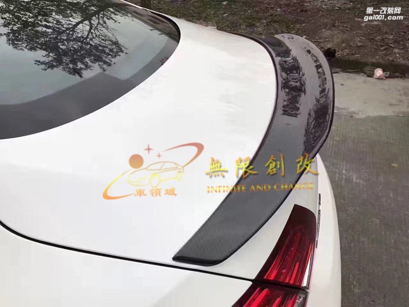 奔馳C級W205尾翼