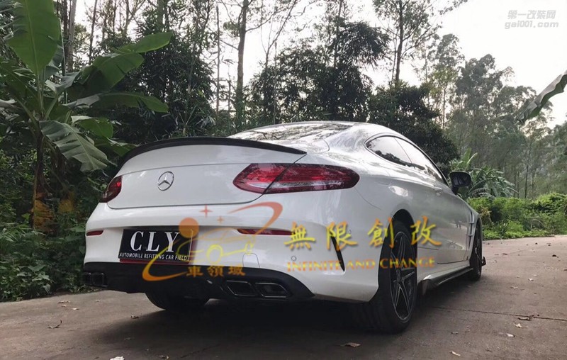 奔馳C級W205尾翼