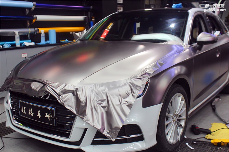 長(zhǎng)沙車(chē)身改色膜實(shí)體店 奧迪A3全車(chē)改色電光鈦灰