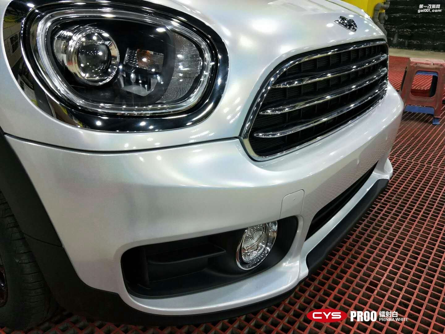 四川成都車衣裳寶馬MINI鐳射白PR00汽車改色貼膜