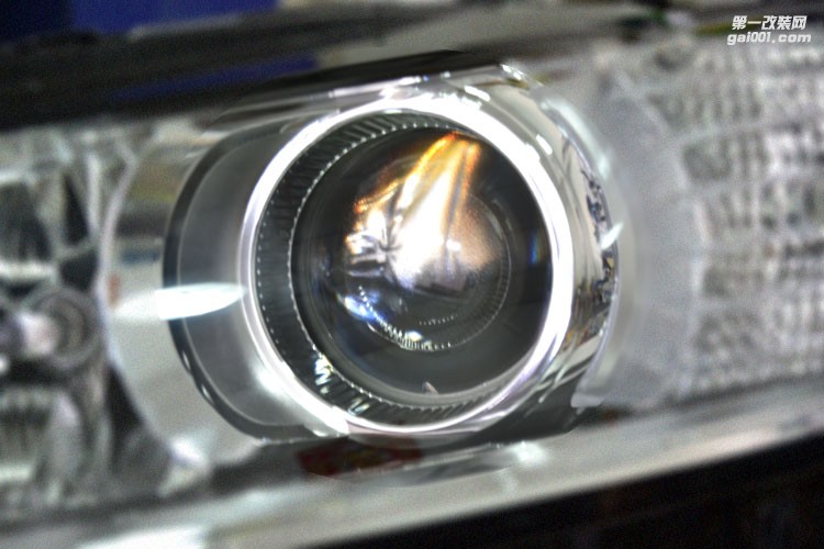 新蒙迪歐車燈改裝 德國(guó)海拉五代透鏡 歐司朗氙氣燈 大燈增亮 北京馳遠(yuǎn)改燈