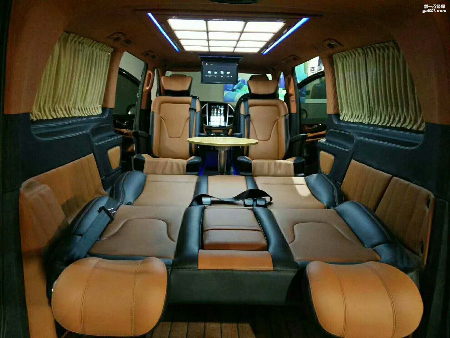 奔馳商務(wù)車改裝高頂與平頂對比-西安漢楓