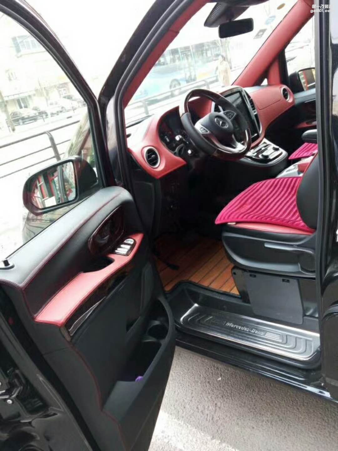 奔馳商務(wù)車改裝高頂與平頂對比-西安漢楓