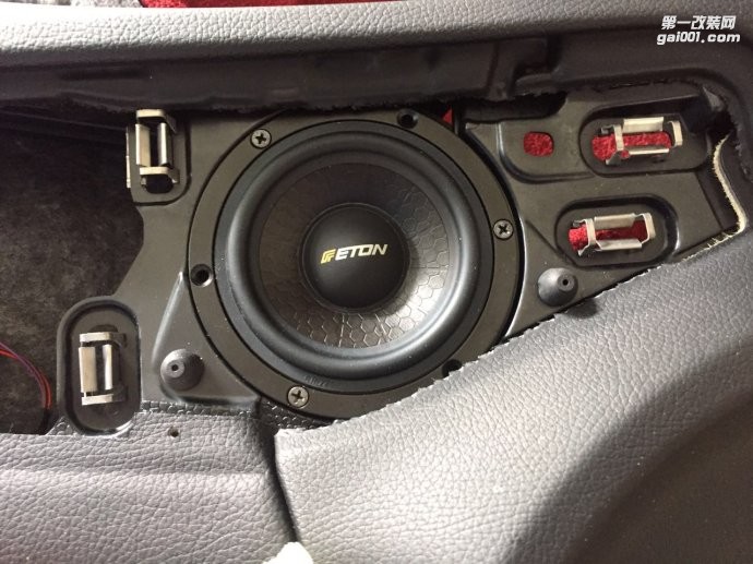 武漢奔馳C260L汽車音響改裝升級(jí)