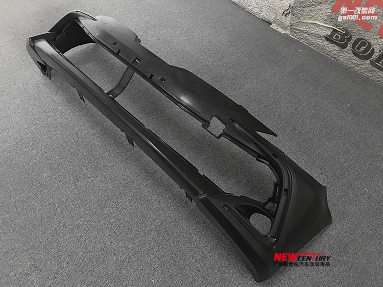 豐田銳志老款改裝新款前杠大包圍 日本18款銳志前杠中網(wǎng)套件