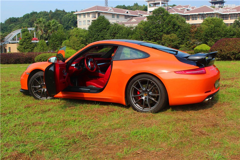 長沙保時(shí)捷911全車施工亮光烈炎橙