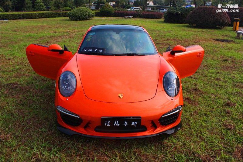 長沙保時(shí)捷911全車施工亮光烈炎橙