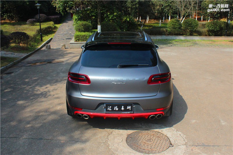 長(zhǎng)沙保時(shí)捷Macan全車施工CYS深灰改色膜