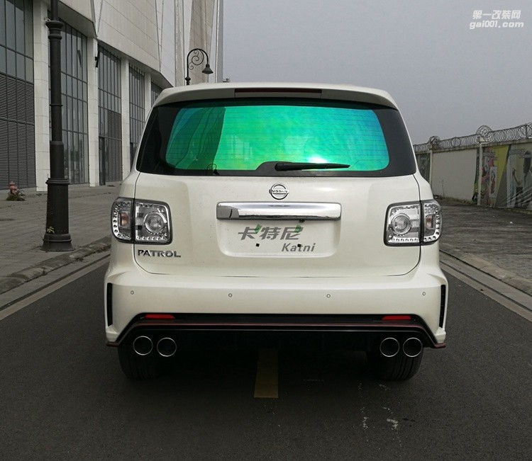 成都18款日產(chǎn)途樂中東版包圍改裝