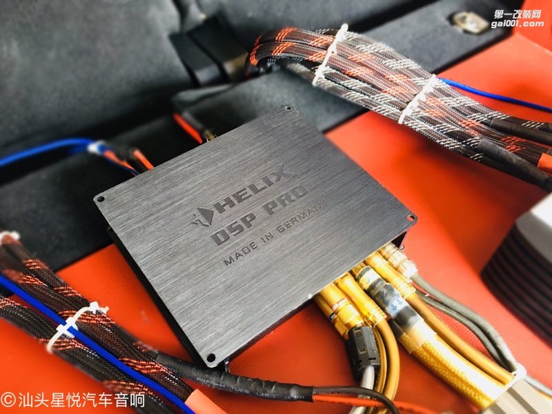 汕頭奔馳ML320尋覓佳音升級(jí)法國勁浪烏托邦NO7主動(dòng)三分頻系統(tǒng)汕頭市星悅汽車音響改裝德國喜力仕DSP PRO