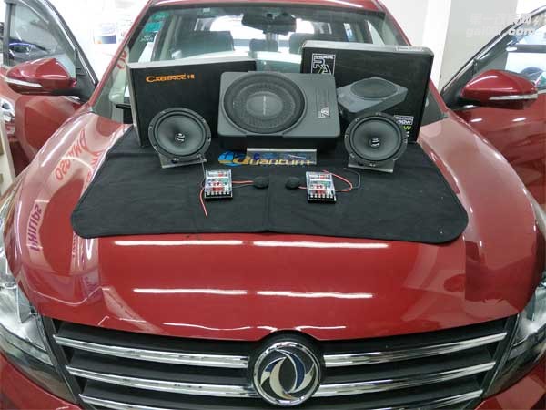 西寧精藝精汽車音響改裝東風(fēng)風(fēng)光580改汽車音響