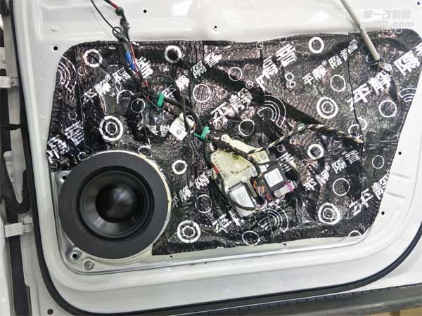 大眾途觀改維爾帝黑金高端功放  西寧精藝精汽車音響改裝