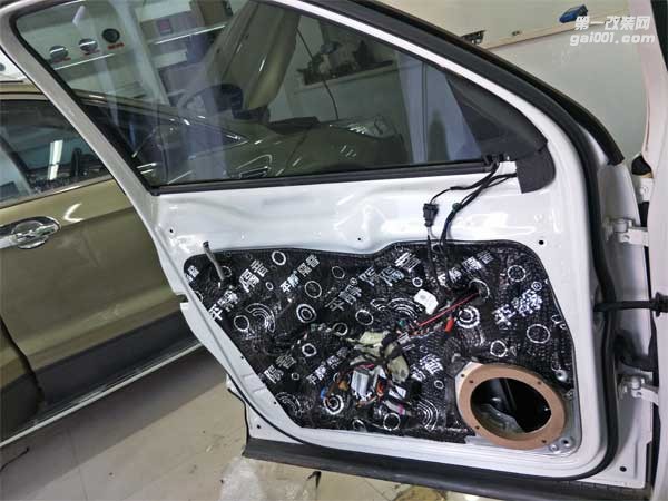 大眾途觀改維爾帝黑金高端功放  西寧精藝精汽車音響改裝