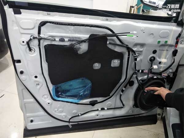 西寧汽車音響改裝 精藝精漢蘭達(dá)改美國卡頓汽車音響