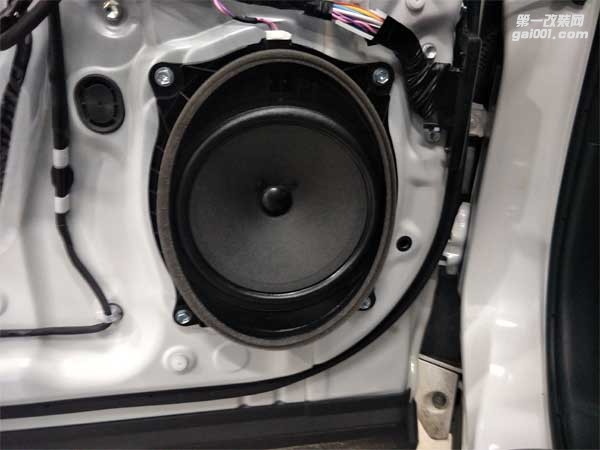西寧汽車音響改裝 精藝精漢蘭達(dá)改美國卡頓汽車音響