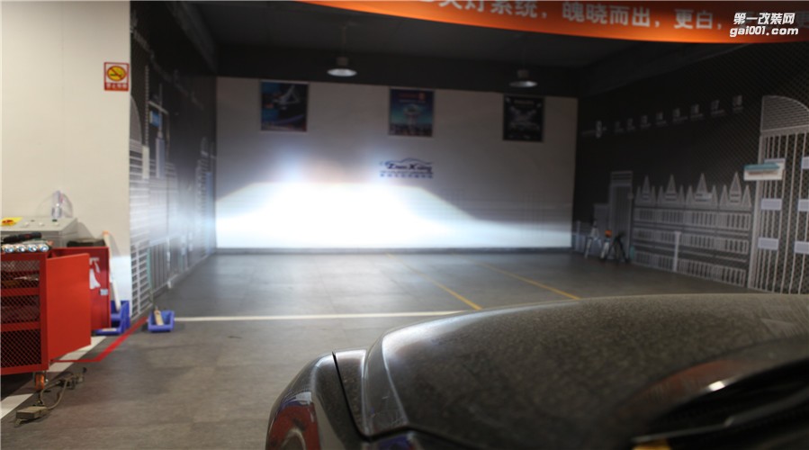 廣西專業(yè)車燈改裝，氙氣燈有沒有鹵素?zé)艉茫? aid=