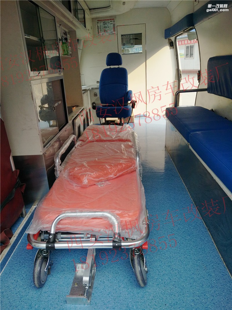 特種車(chē)全順福特救護(hù)車(chē)改裝-西安漢楓