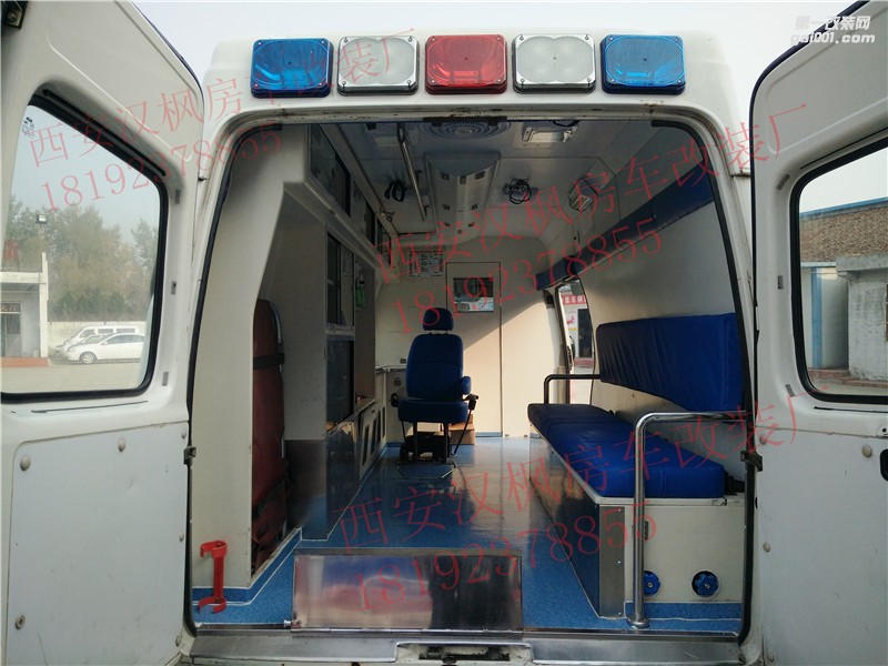 特種車(chē)全順福特救護(hù)車(chē)改裝-西安漢楓