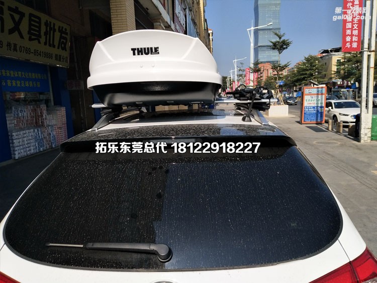 比亞迪 唐 拓樂(lè) 翼?xiàng)U鋁合金行李架橫桿及運(yùn)動(dòng)800白色限量版車(chē)頂行李箱安裝實(shí)拍圖