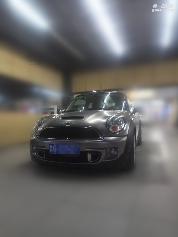 臨沂藝道寶馬迷你車身改色星空灰