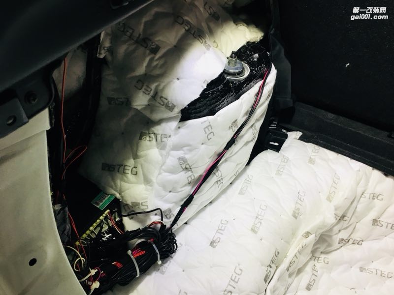 汕頭哪里有改裝汽車(chē)隔音降噪汕頭豐田致炫全車(chē)升級(jí)SANSUI山水隔音STEG史泰格吸音棉汕頭市星悅汽車(chē)音響改裝