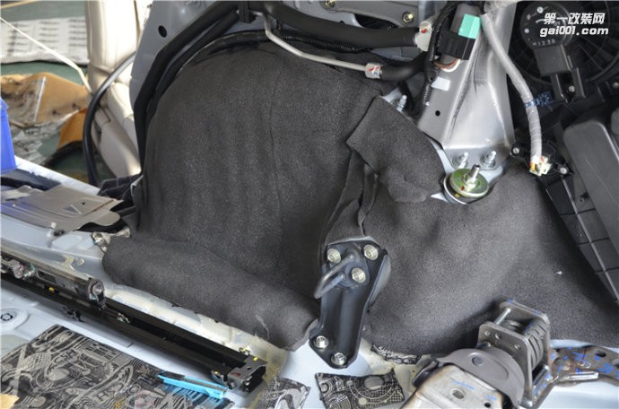 本田新奧德賽全車俄羅斯STP隔音降噪 武漢車改坊汽車影音連鎖