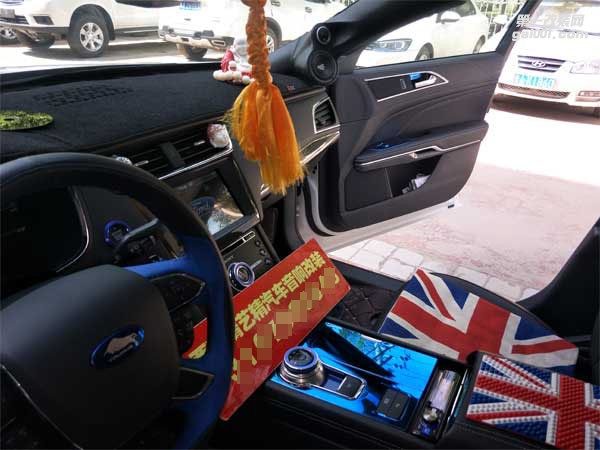 西寧汽車音響改裝 福特金牛座黑金夢幻4音響改裝案例