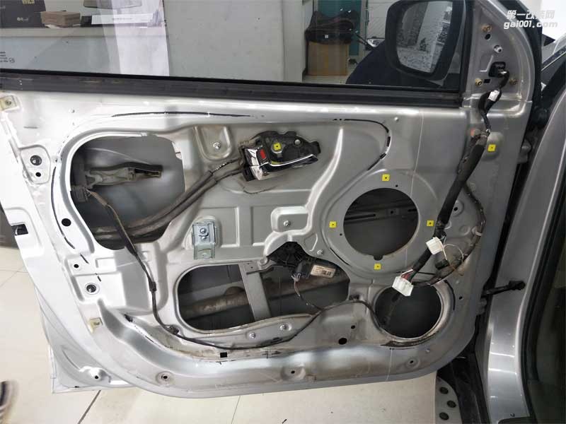 西寧精藝精汽車音響改裝 現(xiàn)代IX35改意大利史泰格汽車音響