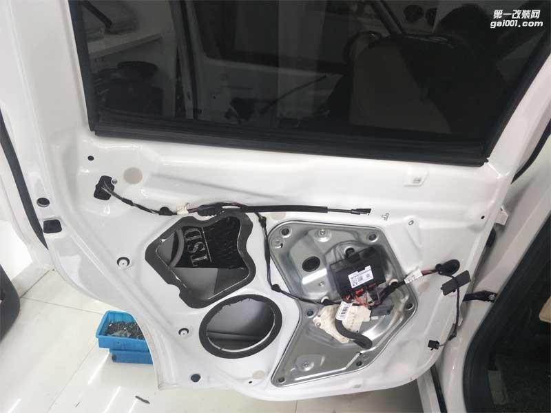 西寧斯柯達(dá)野帝汽車音響改裝 精藝精意大利史泰格汽車音響改裝案例