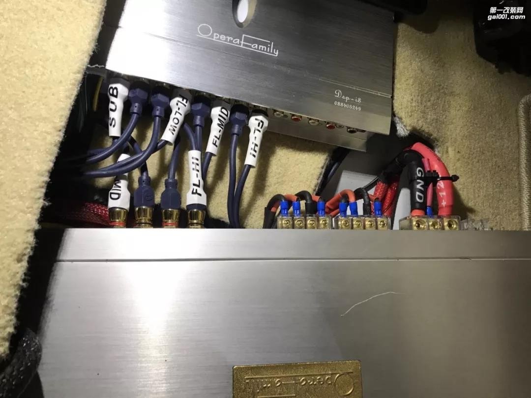 大眾速騰車主享受音樂有妙招 用德國佛倫詩三分頻搭配歌劇世家武裝愛車的音響系統